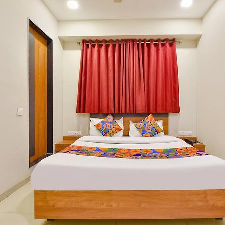 Fabhotel Happinex สุรัต ภายนอก รูปภาพ