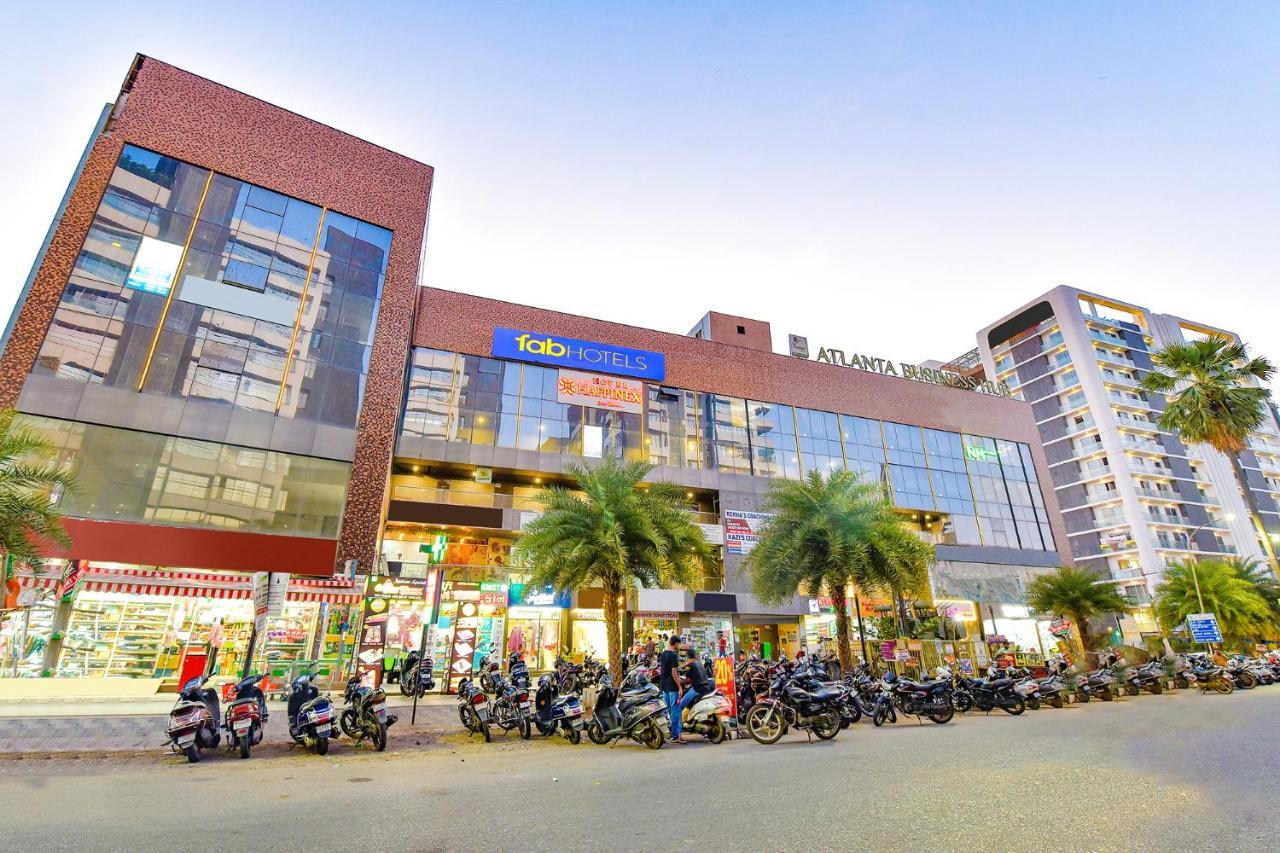 Fabhotel Happinex สุรัต ภายนอก รูปภาพ