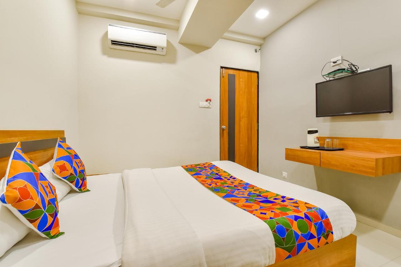 Fabhotel Happinex สุรัต ภายนอก รูปภาพ